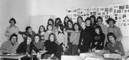 Klassefoto_van_5_Atheneum_in_1975_met_een_aantal_internen